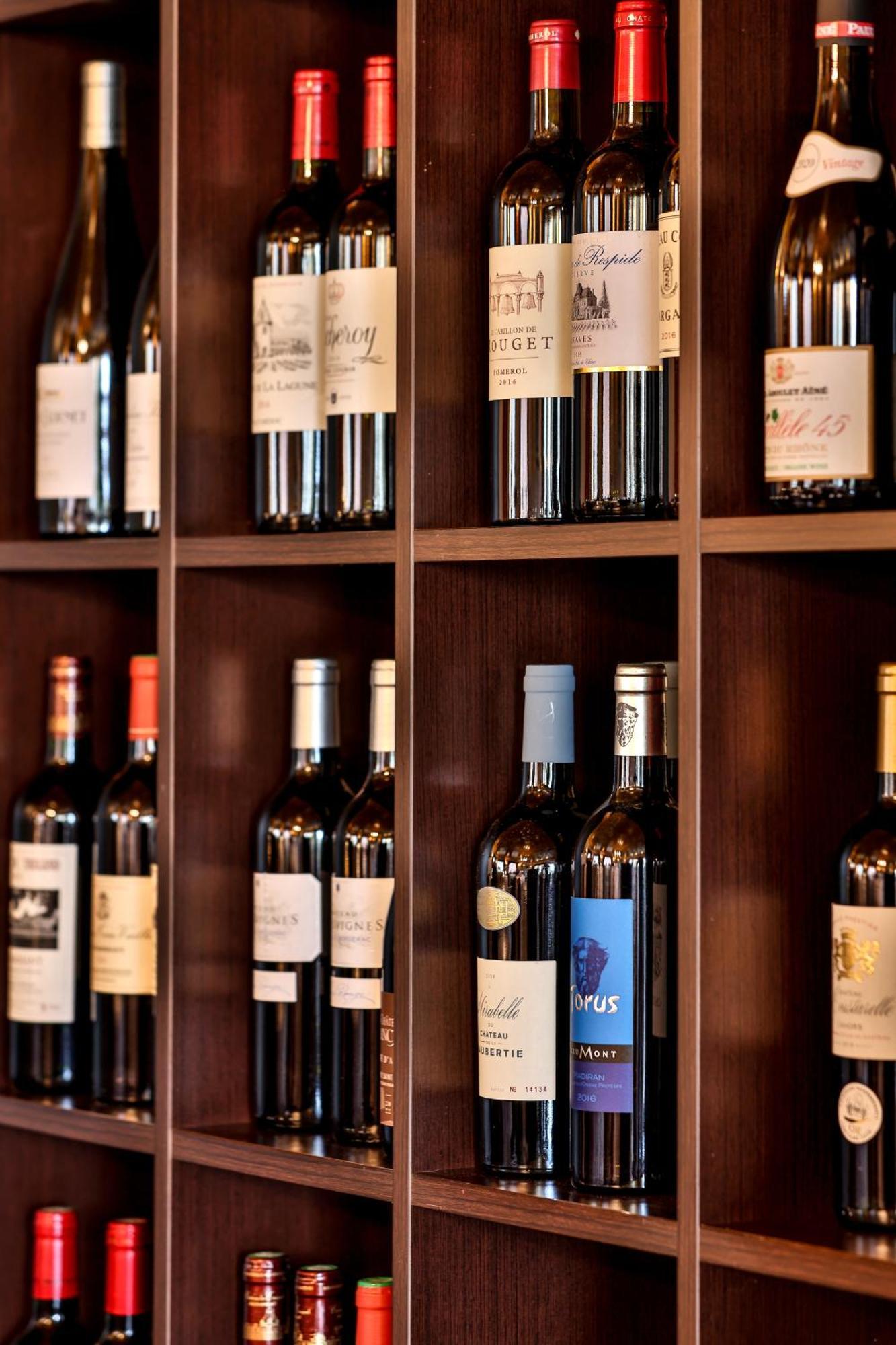 Logis Hotel-Restaurant Les Voyageurs La Coquille Exteriör bild