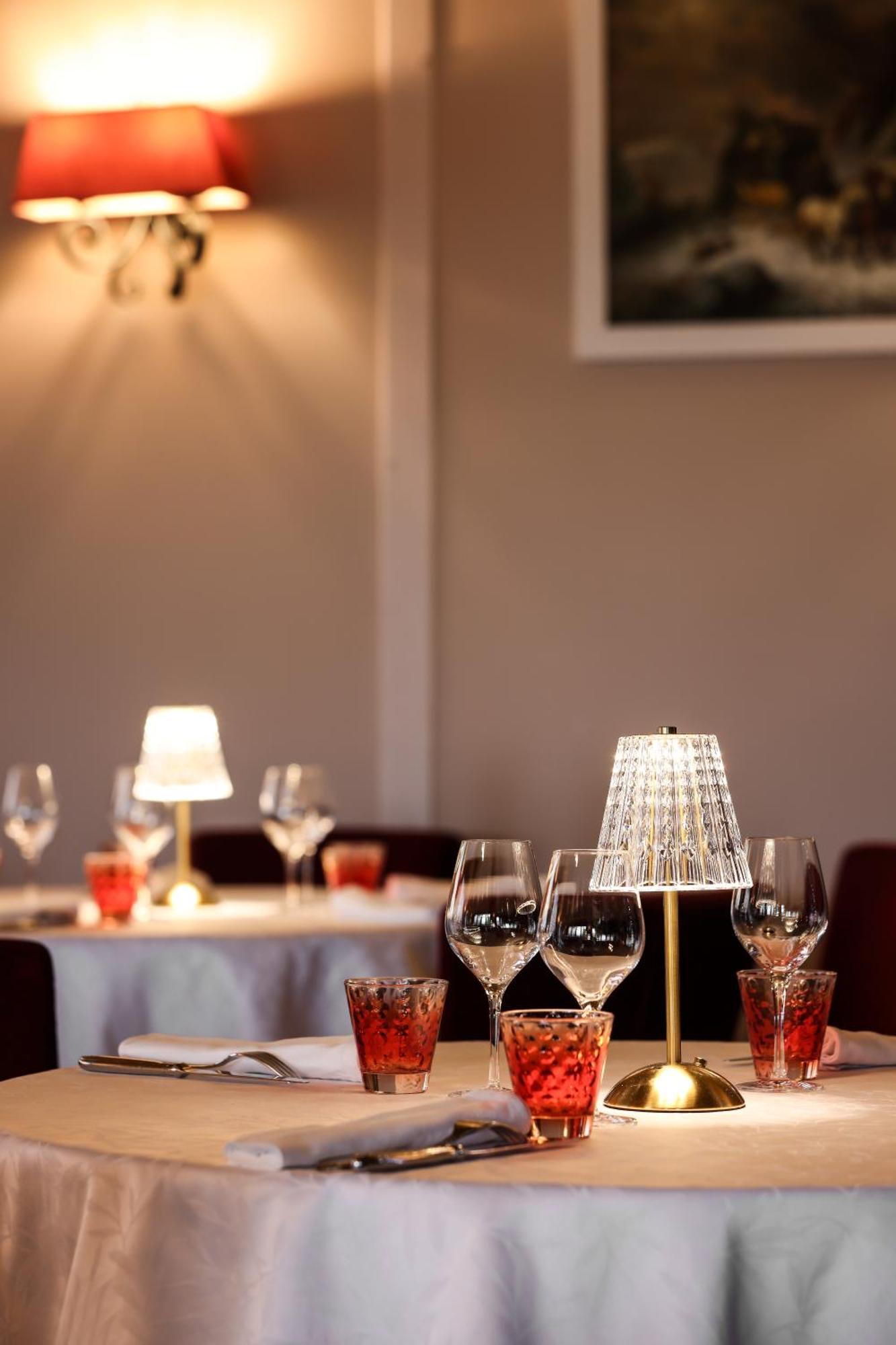 Logis Hotel-Restaurant Les Voyageurs La Coquille Exteriör bild
